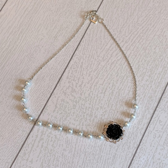 Black Rose and Pearl Necklace - Picture 2 of 4